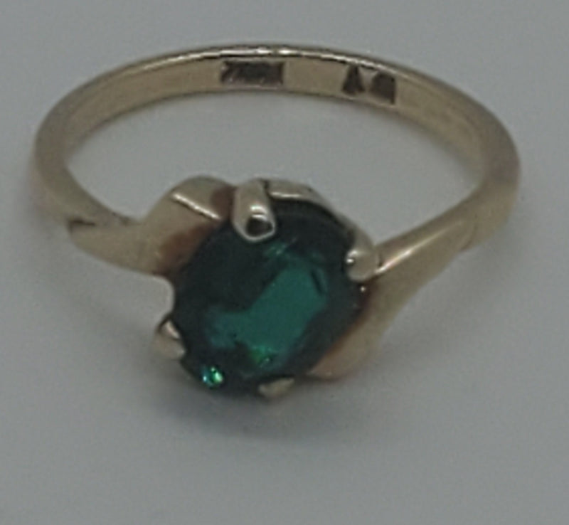 10k Gold Ring with Green Stone